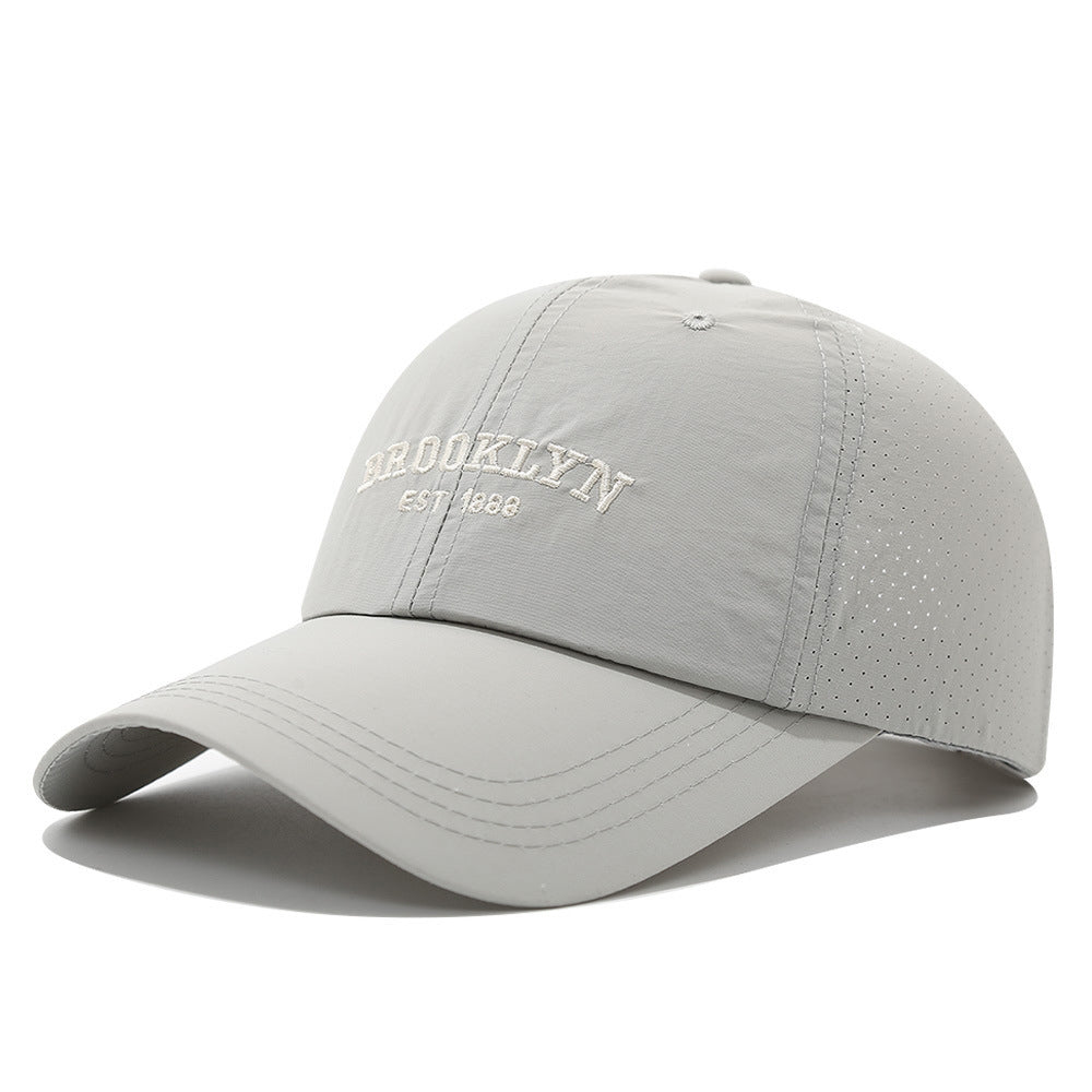 Men's and Women's slim-fit embroidered baseball cap in light gray, suitable for daily commuting and outdoor activities.