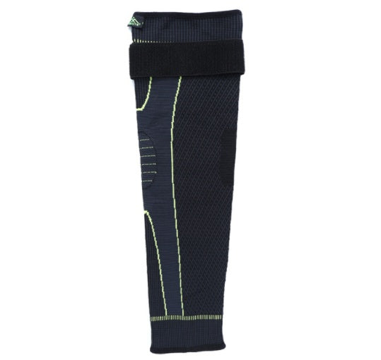 High-elastic sports kneepad in dark color with compression and anti-skid features for optimal performance.