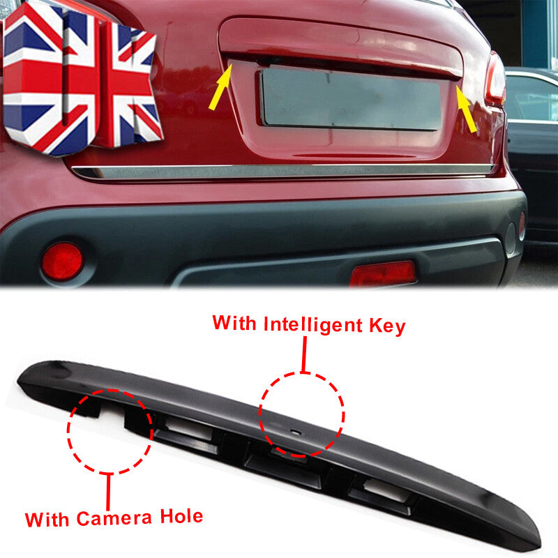 Qashqai tailgate handle camera shown with camera hole and intelligent key feature on a red vehicle rear.
